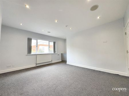 3 bedroom house - Photo 2