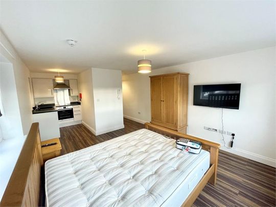 Studio to rent - Photo 1