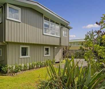 Downstairs Flat - Close to Beach - Photo 2