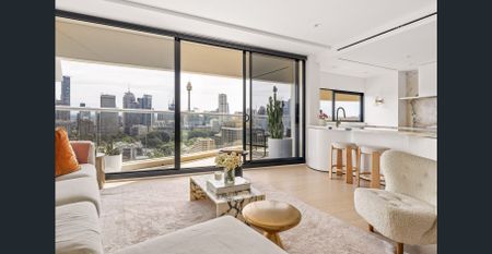 Iconic Horizon building, renovated two bedroom apartment - Photo 3