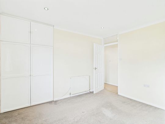Terraced House to rent on - Photo 1