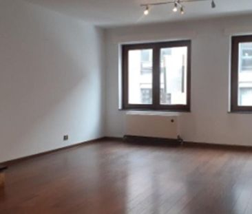 Appartement te huur in Mons voor € 675 met 1 slaapkamer - Photo 1
