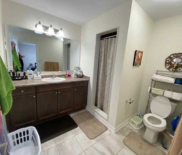 For Lease - 21 Circus Crescent, Brampton, Ontario - Photo 6