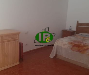 2-Zimmer-Wohnung mit Terrasse im 3. Stock zu vermieten in El Tablero - Photo 1