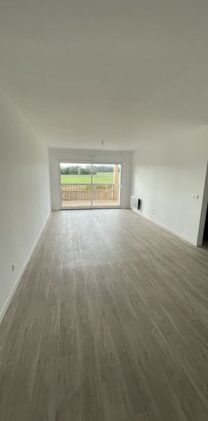 Location Appartement 3 pièces 68m² DOMPIERRE SUR MER 17139 - Photo 1