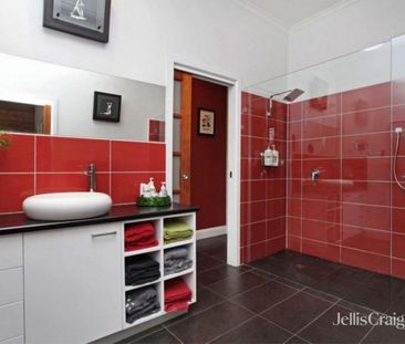 Three Bed, One Bath, One Car - Photo 4