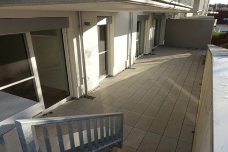 Nähe LKH: 4 ½ Zimmer, Terrasse, kleiner Grünbereich, Tiefgaragenplatz - Photo 2