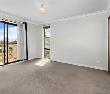 Spacious Family Home with Pool in Kiama Downs - Photo 5