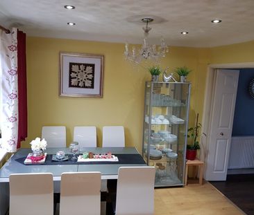 3 Bed Semi-Detached House, Edenham Crescent, RG1 - Photo 4