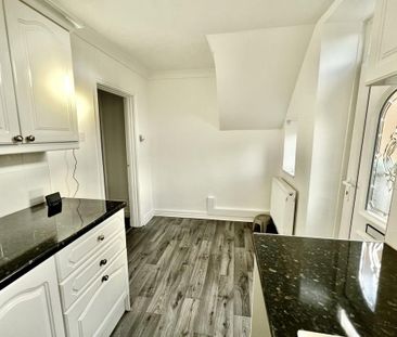 2 bedroom terraced house to rent - Photo 4