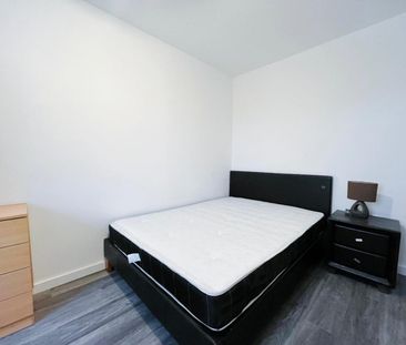 2 bedroom Flat To Let - Photo 4