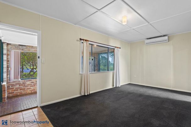 3 Air-Conditioned Bedrooms PLUS massive RUMPUS! - Photo 1