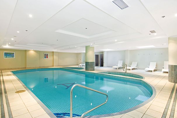 OVERSIZED CITY APARTMENT | Furnished - Photo 1