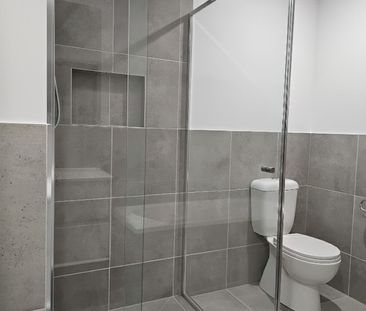 NEAR NEW- 4 BED 2 BATH TOWNHOUSE- FULLY DUCTED AIR CON - Photo 6