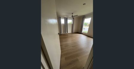 Stunning Four Bedroom +Media Family Abode Located In Yarrabilba - Photo 2