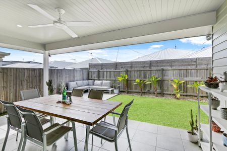 Near New Family Home in Award Winning Estate! - Photo 4