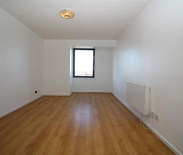 1 Bedroom Flat - Purpose Built To Let - Photo 1