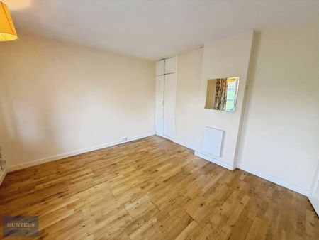 3 bedroom House To Let Total Size: 1055 SQ FT - Photo 4