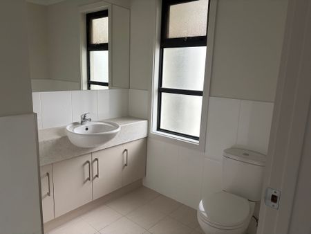 Modern Adelaide Hills Living - Photo 3