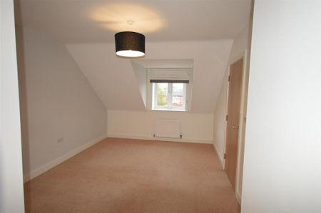 3 bedroom semi-detached house to rent - Photo 2