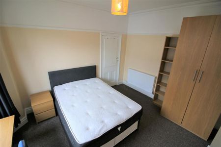 3 bedroom private hall to rent - Photo 4