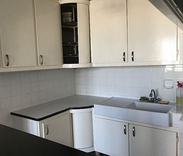 Appartement 1 pièces 38m2 MARSEILLE 7EME 559 euros - Photo 2