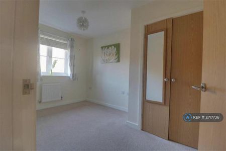3 bedroom semi-detached house to rent - Photo 3