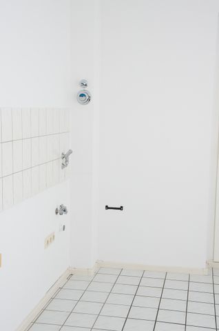 - Wohnung mit Balkon an der Küche – Bad mit Wanne und Dusche - Photo 5