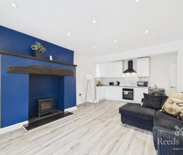 3 bedroom end of terrace house to rent - Photo 2