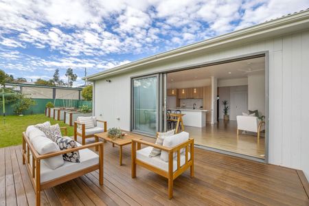 Immaculate Three Bedroom Home - Photo 2