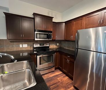 1 Bed +Den, 1 Bath – Aria - Photo 1
