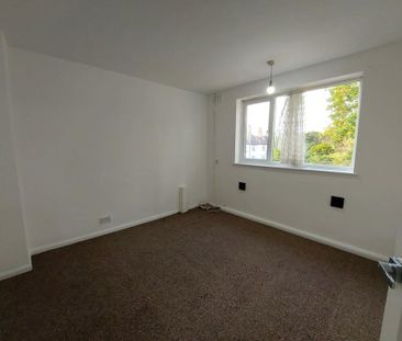 3 bedroom end of terrace house to rent - Photo 2