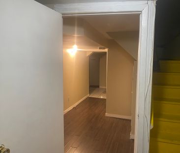 For Lease - 8 Ryecliffe Court, Toronto, Ontario - Photo 4