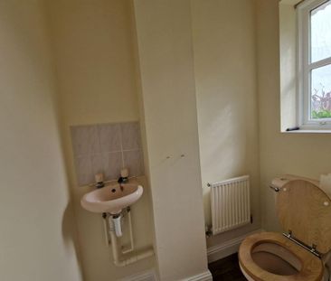 3 bedroom end of terrace house to rent - Photo 6