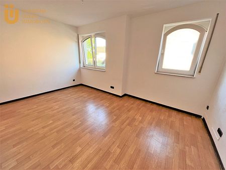 Schicke 2,5 Zimmerwohnung - Einbauküche - ruhige Lage im Grünen - Rodgau - Foto 3