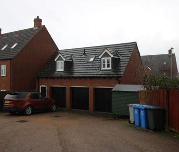 1 bedroom coach house to rent - Photo 5