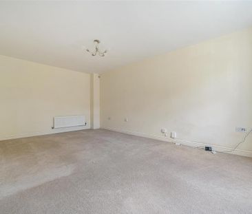 4 bedroom detached house to rent - Photo 1