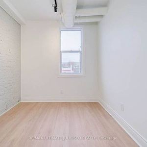 HIGH PARK EXPOSED BRICK 2 BEDS 1 BATH ON SUBWAY LINE - Photo 2