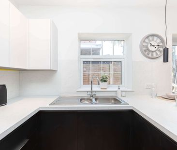 Luxury Professional Double En-suite/Kitchenette HMO in the heart of... - Photo 4