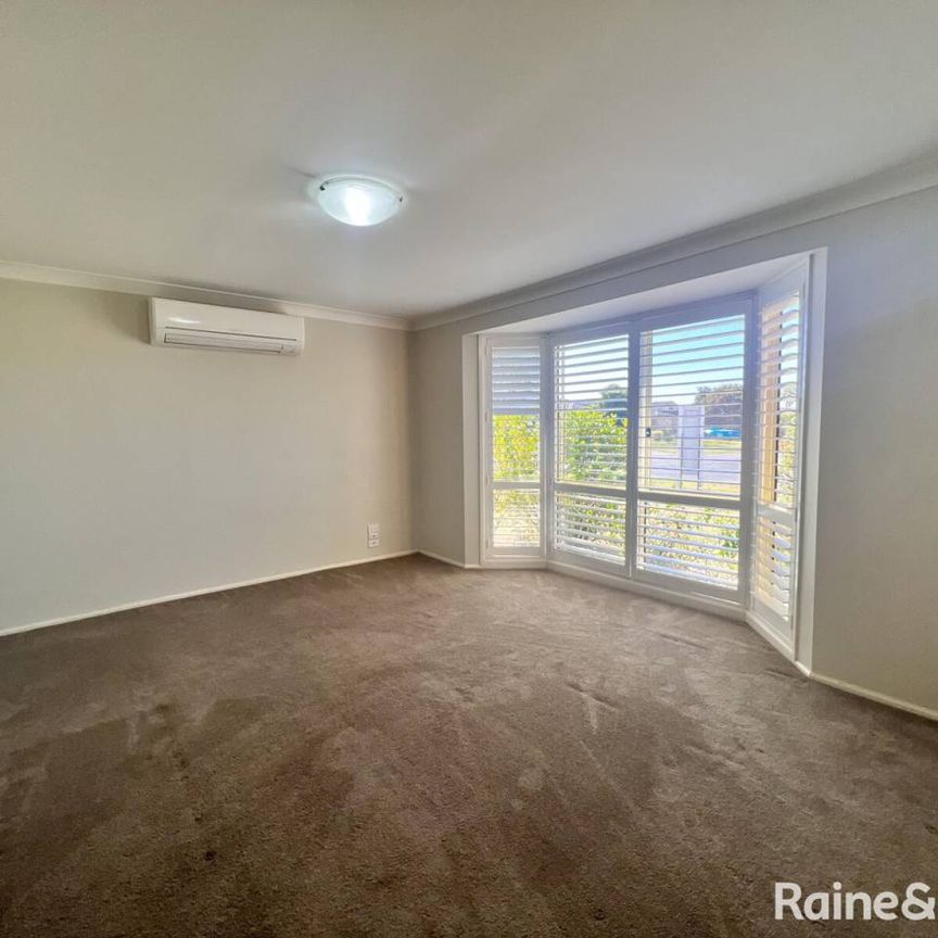 FAMILY HOME WITH SPACIOUS YARD - Photo 1