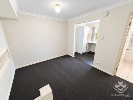 Two-Bedroom Townhouse in the Heart of Bundall - Photo 2