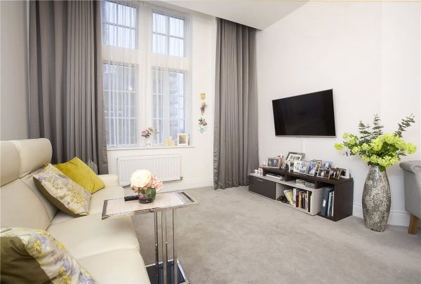 A stunning one bedroom unfurnished apartment located in the sought after location on Bishopthorpe Road. - Photo 1