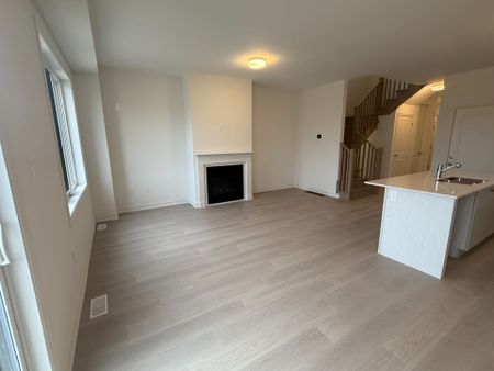 For Lease - 103 Sanderson Drive, Kawartha Lakes, Ontario - Photo 3