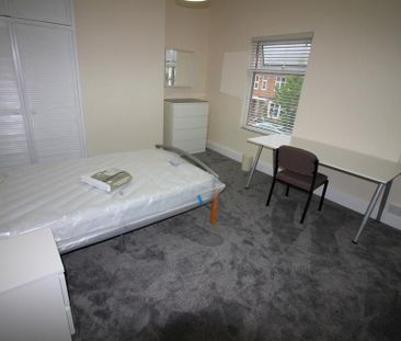 4 bedroom terraced house to rent - Photo 6