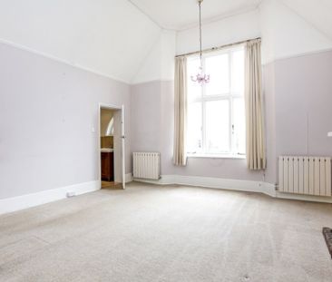 3 bedroom flat to rent - Photo 4