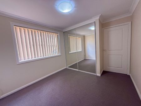 Unique Townhouse with Large Bedrooms - Photo 2