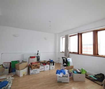 3 bedroom apartment to rent - Photo 5
