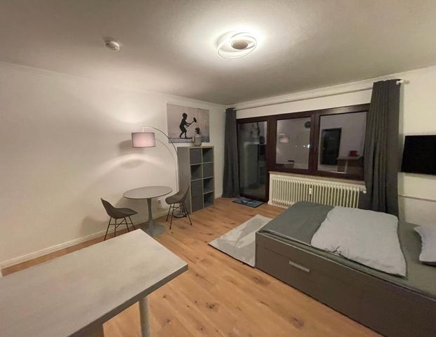 Komplett sanierte & voll möblierte 1-Zi Whg + Balkon MHH SOFORT - Foto 1