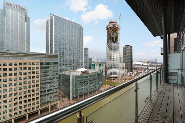 2 bedroom flat in 3 South Quay Square - Photo 1