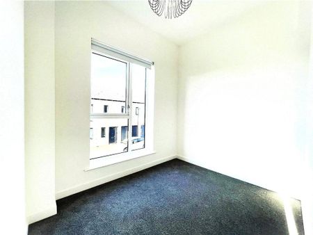 3 bedroom end of terrace house to rent - Photo 4